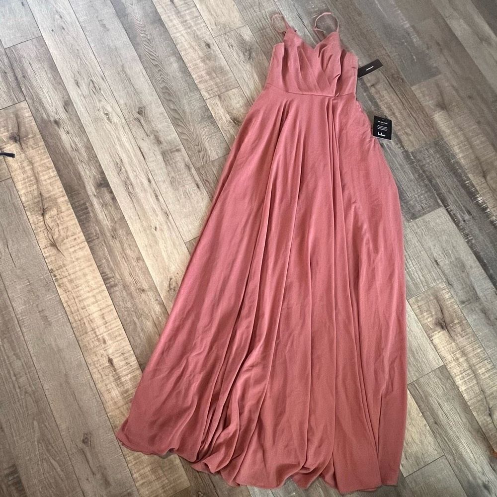 Lulu's All About Love
Rusty Rose Maxi
Dress size xs